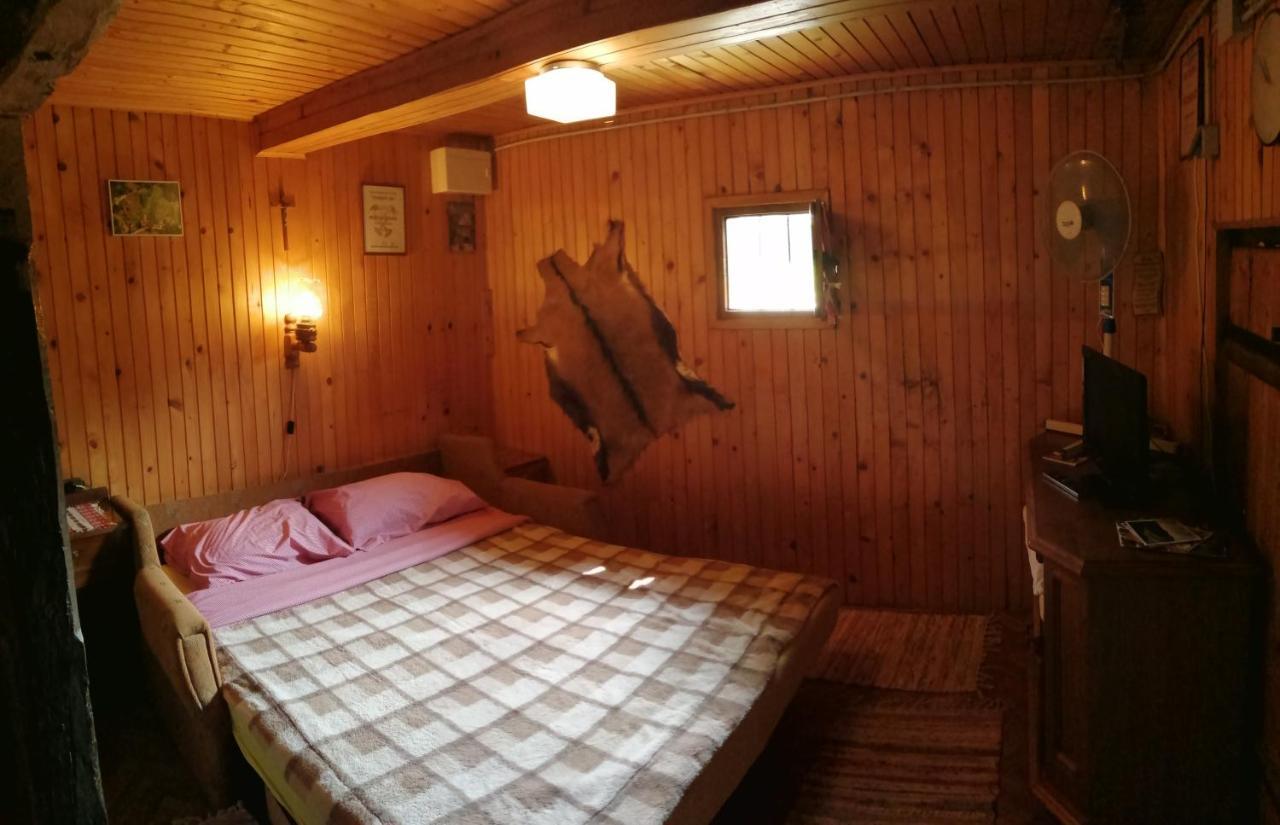 Robinzonski Smjestaj Tepes Tuheljske Toplice Buitenkant foto