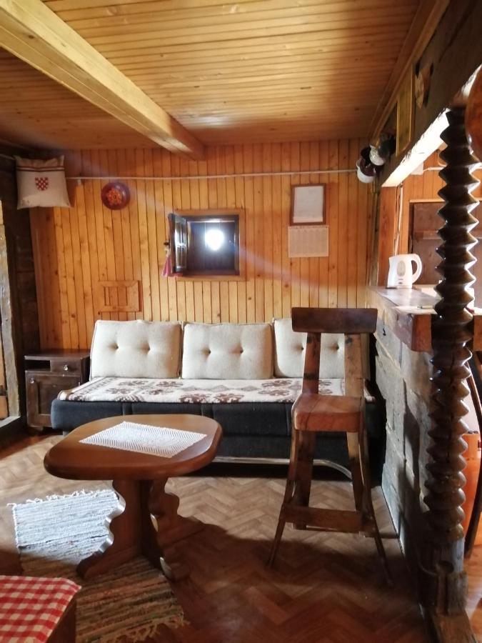 Robinzonski Smjestaj Tepes Tuheljske Toplice Buitenkant foto